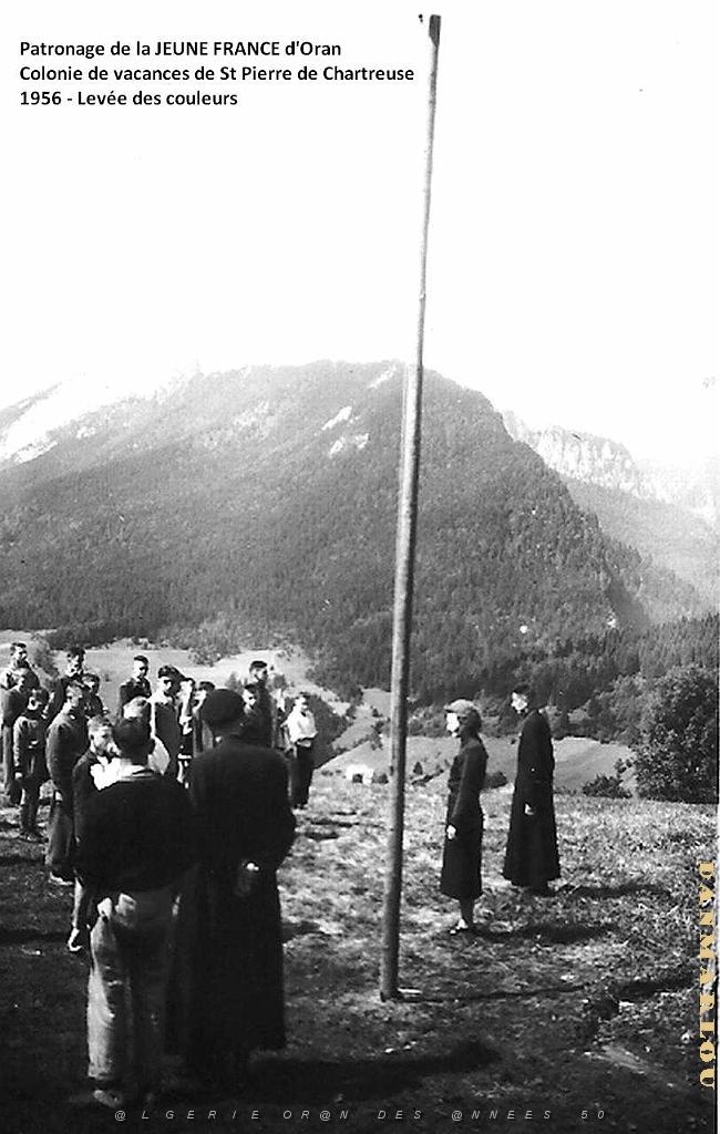 COLO JEUNE FRANCE 1956 lever des couleurs.jpg